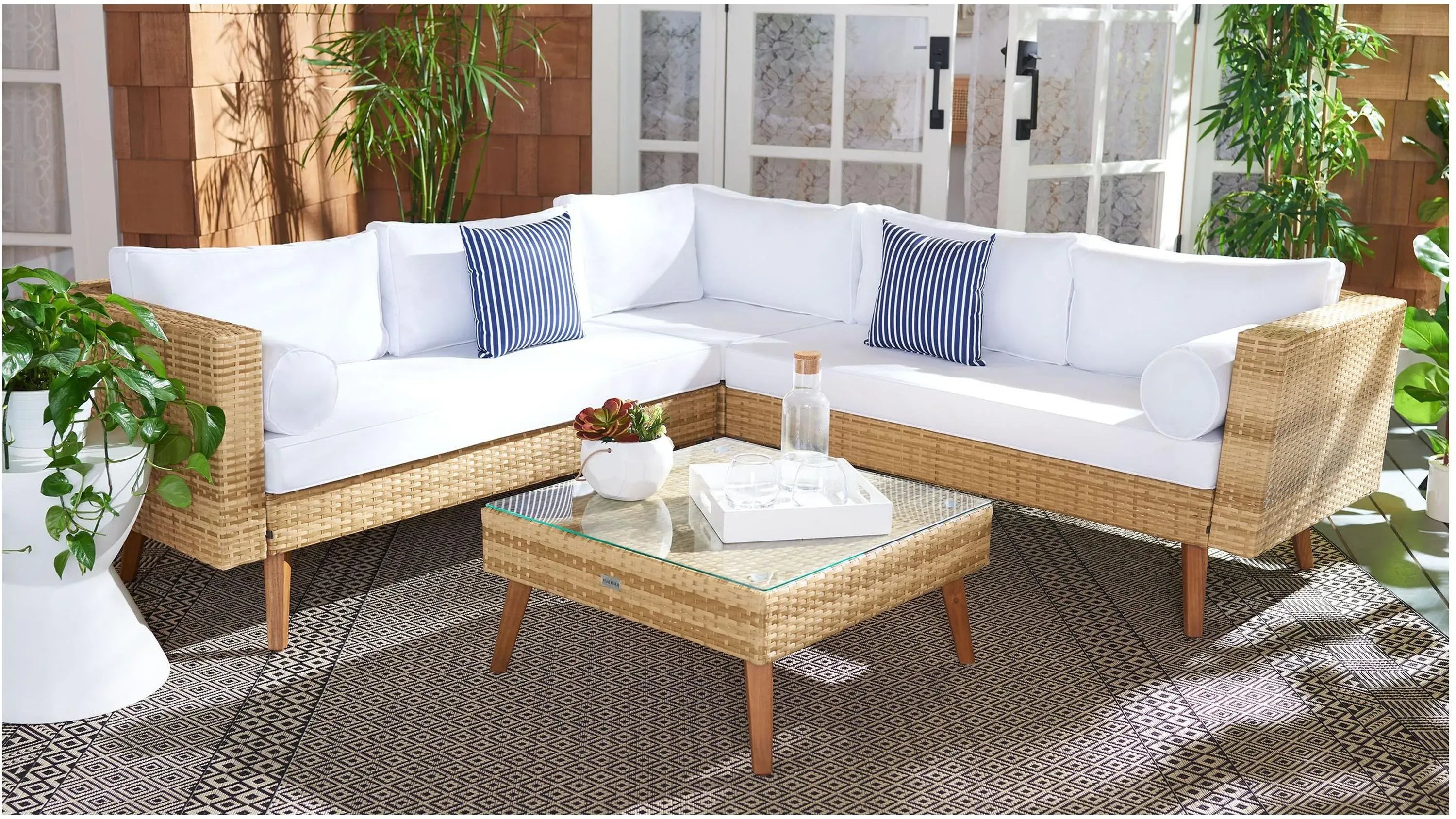 Raymour & Flanigan Lynwood 3-pc. Outdoor Sectional Set